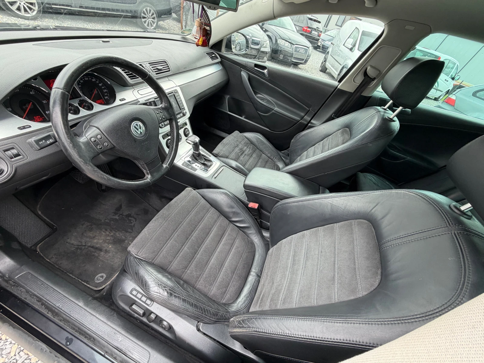 VW Passat 1.9TDI 105hp DsG FULL, снимка 10 - Автомобили и джипове - 54283749