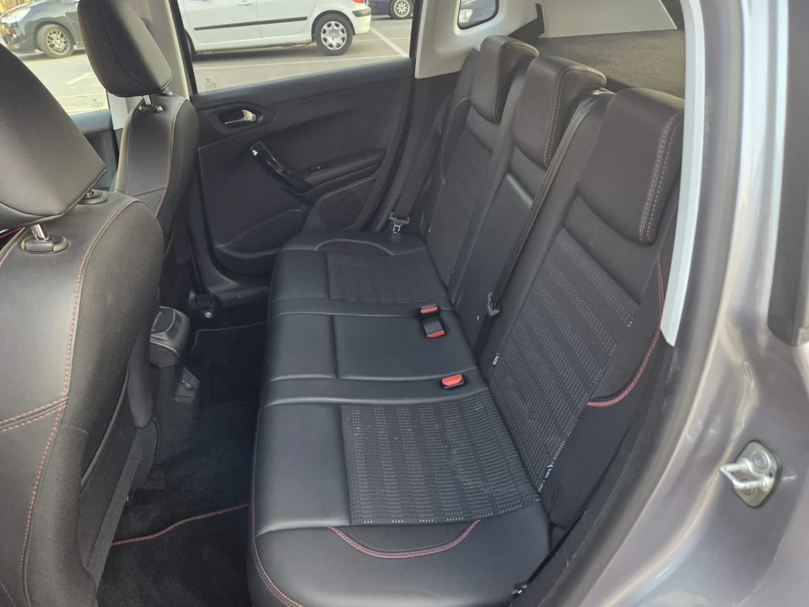 Peugeot 2008 1.6 hdi GT line, снимка 10 - Автомобили и джипове - 54337882