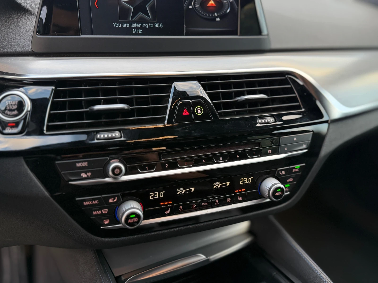 BMW 540 X-DRIVE* M-PACK* PODGREV* HEAD-UP* , снимка 12 - Автомобили и джипове - 54773509