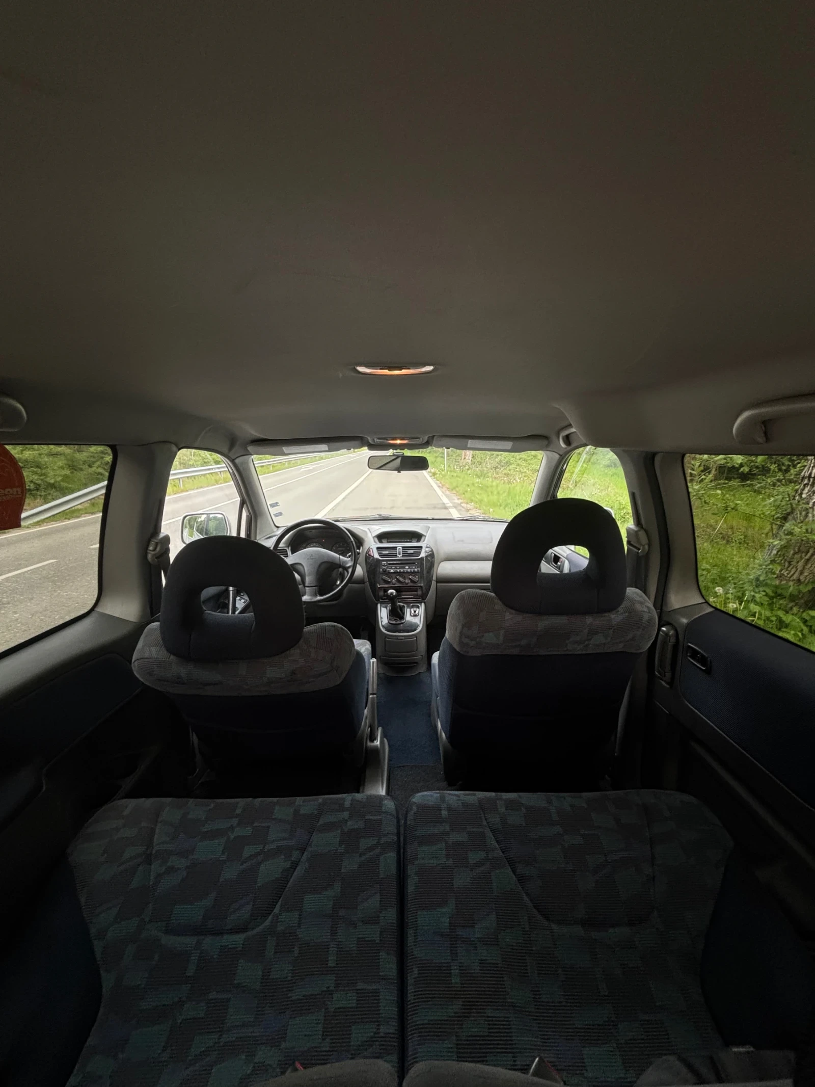 Mitsubishi Space runner 2.4 GDI , снимка 11 - Автомобили и джипове - 54799537