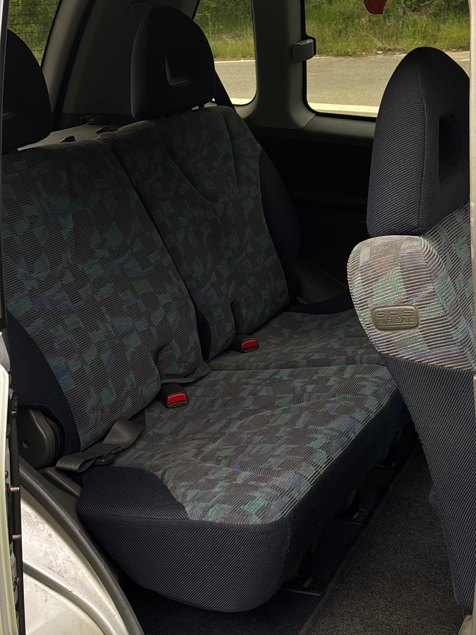 Mitsubishi Space runner 2.4 GDI , снимка 9 - Автомобили и джипове - 54799537