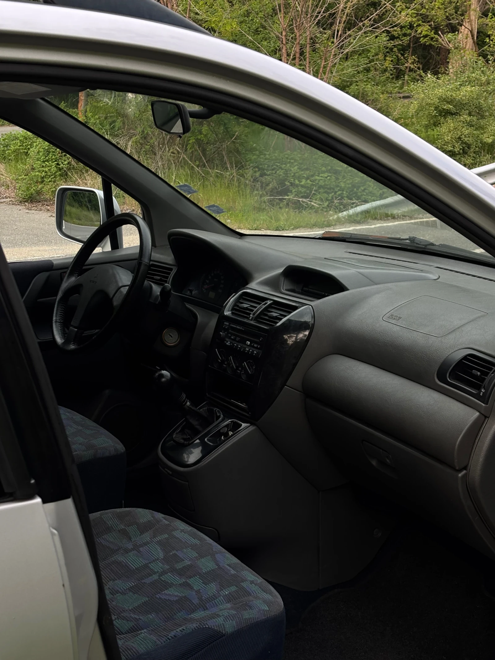 Mitsubishi Space runner 2.4 GDI , снимка 8 - Автомобили и джипове - 54799537