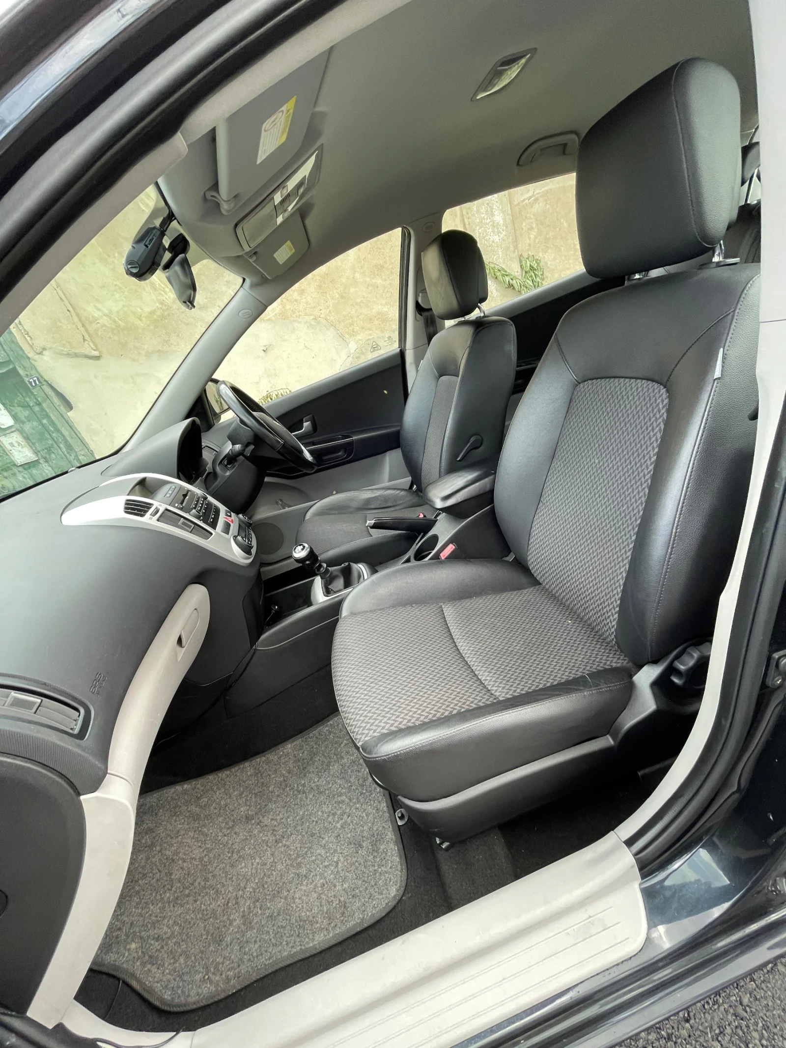 Kia Ceed 1.6 CRDI 2007, снимка 5 - Автомобили и джипове - 54919581