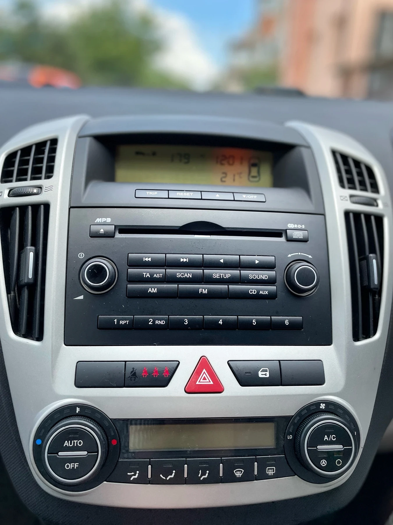 Kia Ceed 1.6 CRDI 2007, снимка 11 - Автомобили и джипове - 54919581