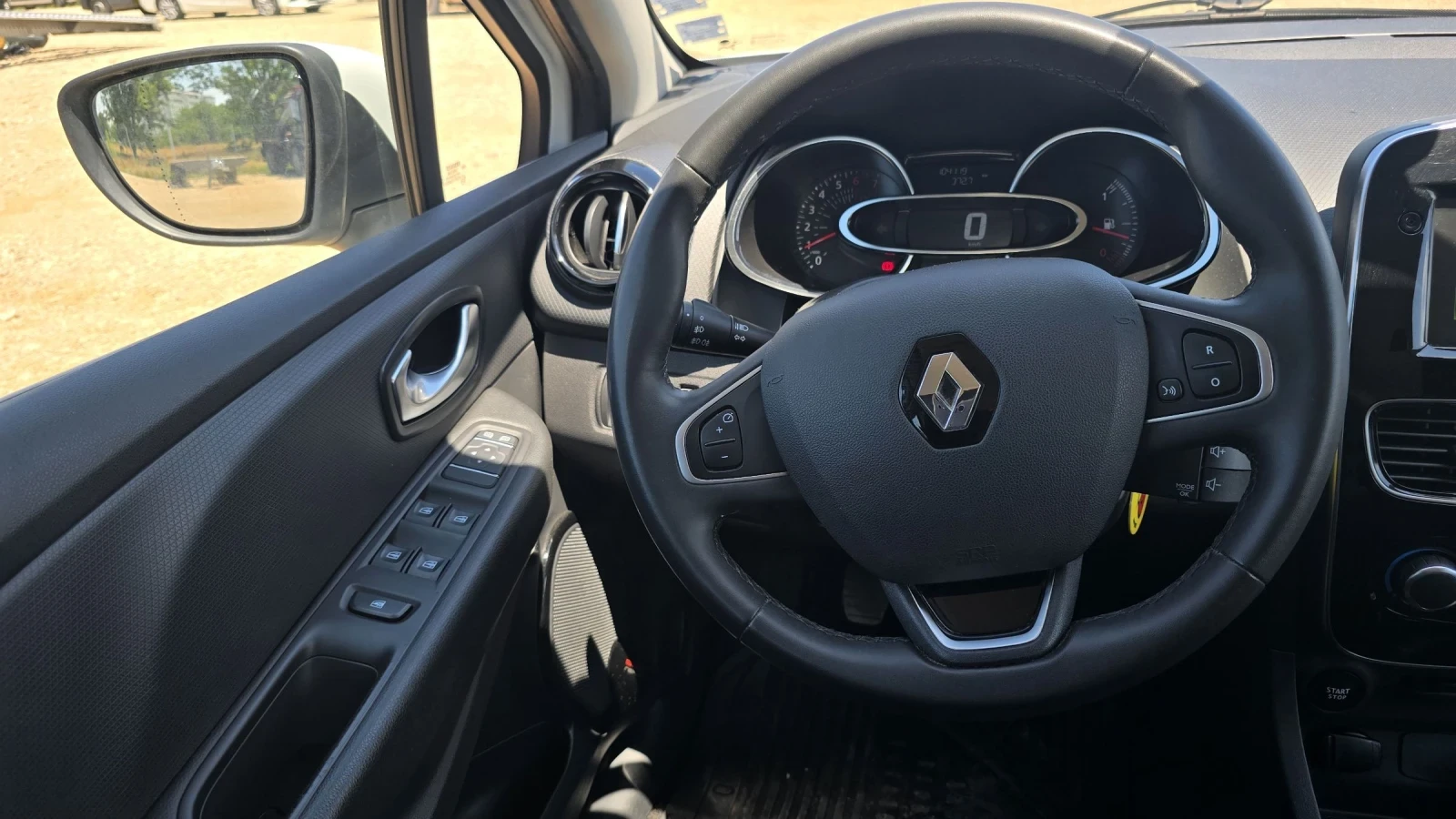 Renault Clio Energy TCe, снимка 2 - Автомобили и джипове - 54979496