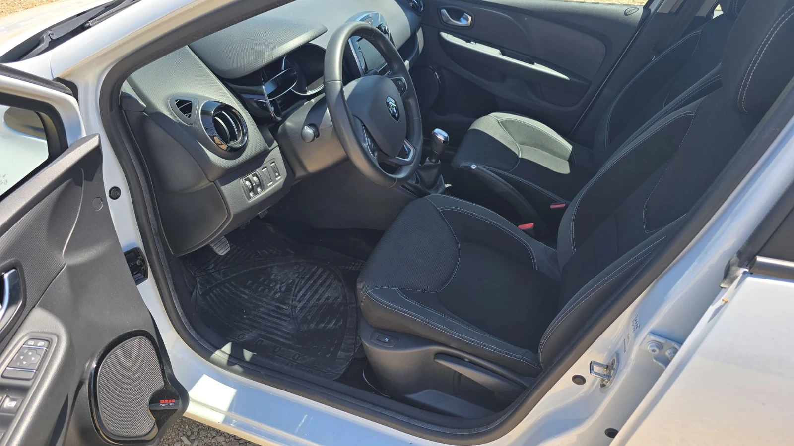 Renault Clio Energy TCe, снимка 11 - Автомобили и джипове - 54979496