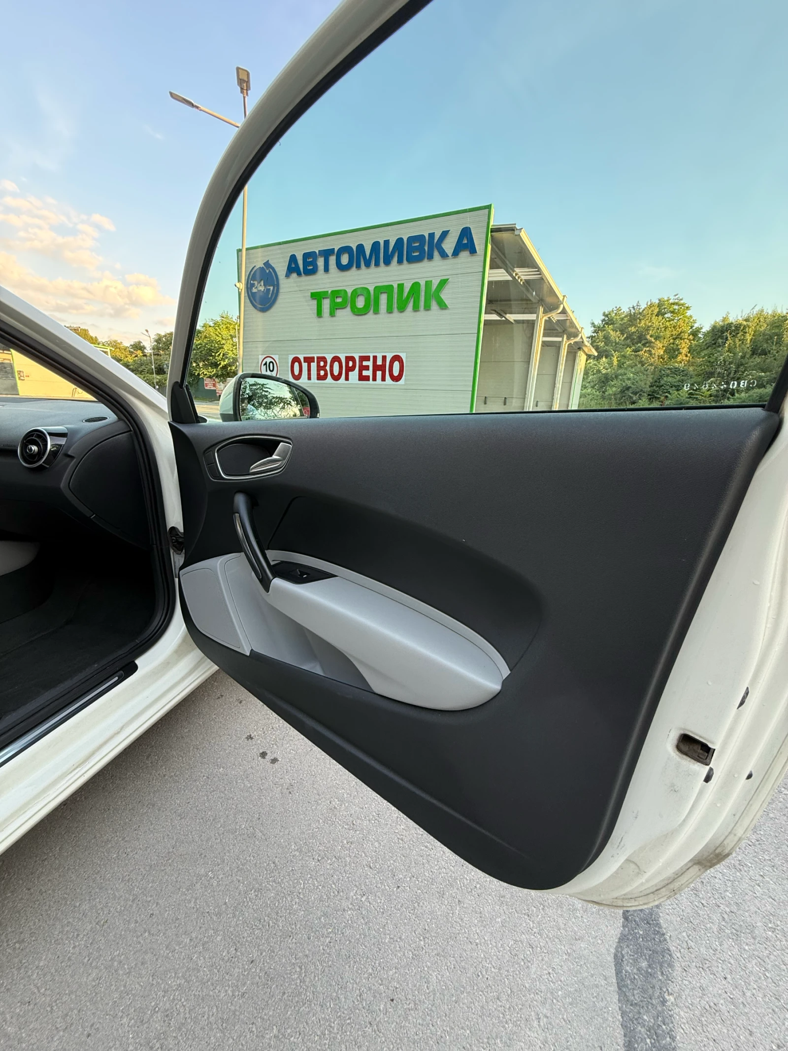 Audi A1 Sline | ОБСЛУЖЕНА | LED, снимка 13 - Автомобили и джипове - 55087905