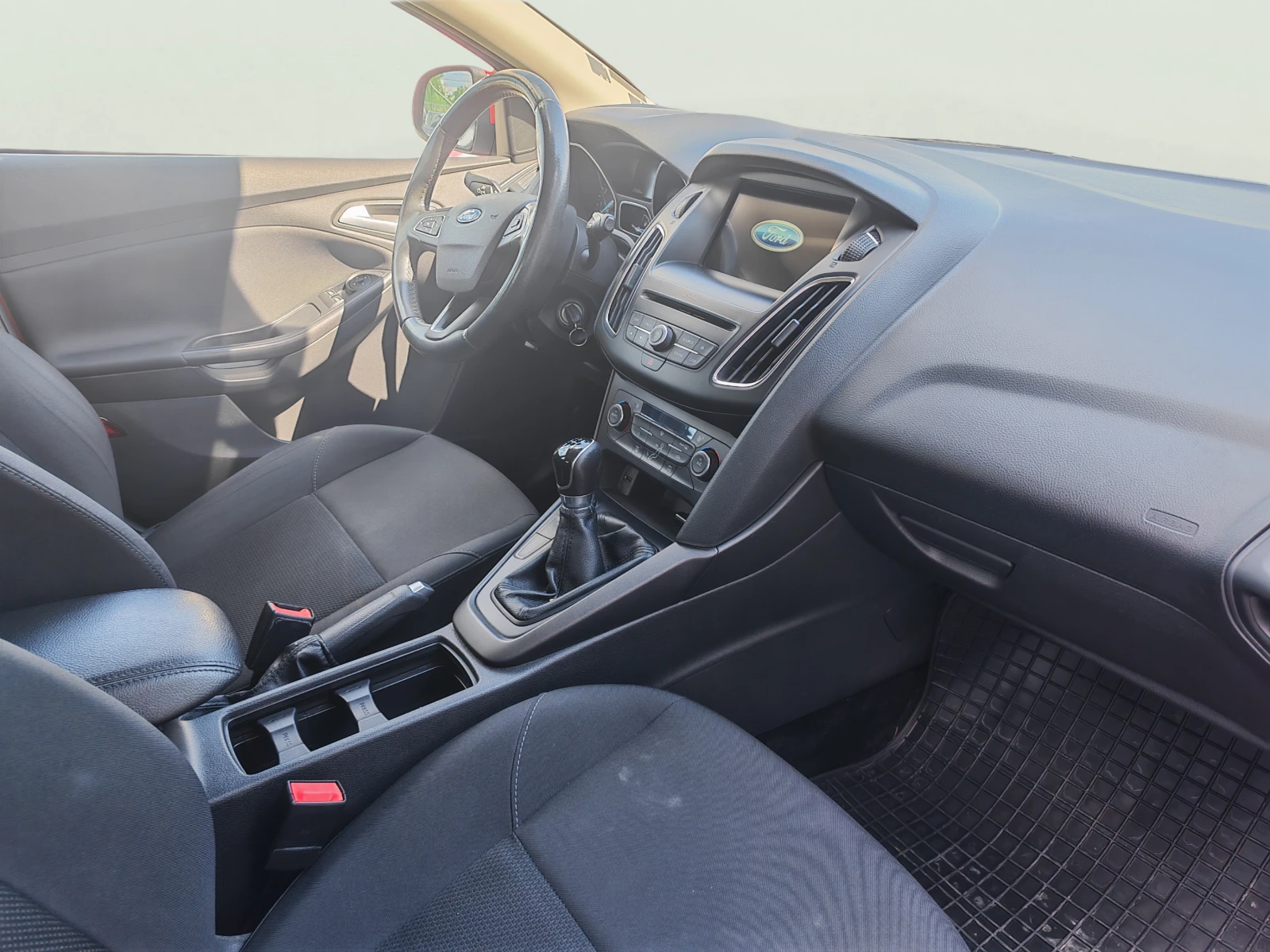 Ford Focus 1.0 EcoBoost, снимка 10 - Автомобили и джипове - 55226174