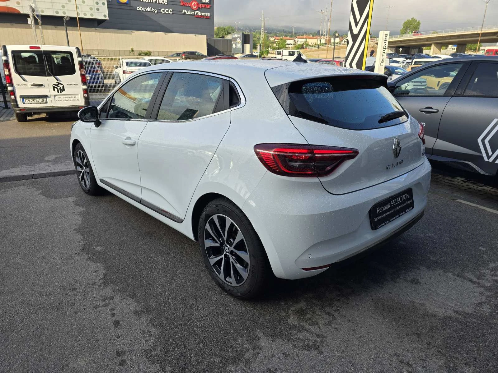 Renault Clio E-Tech Hybrid 90 EDC, снимка 4 - Автомобили и джипове - 55400334