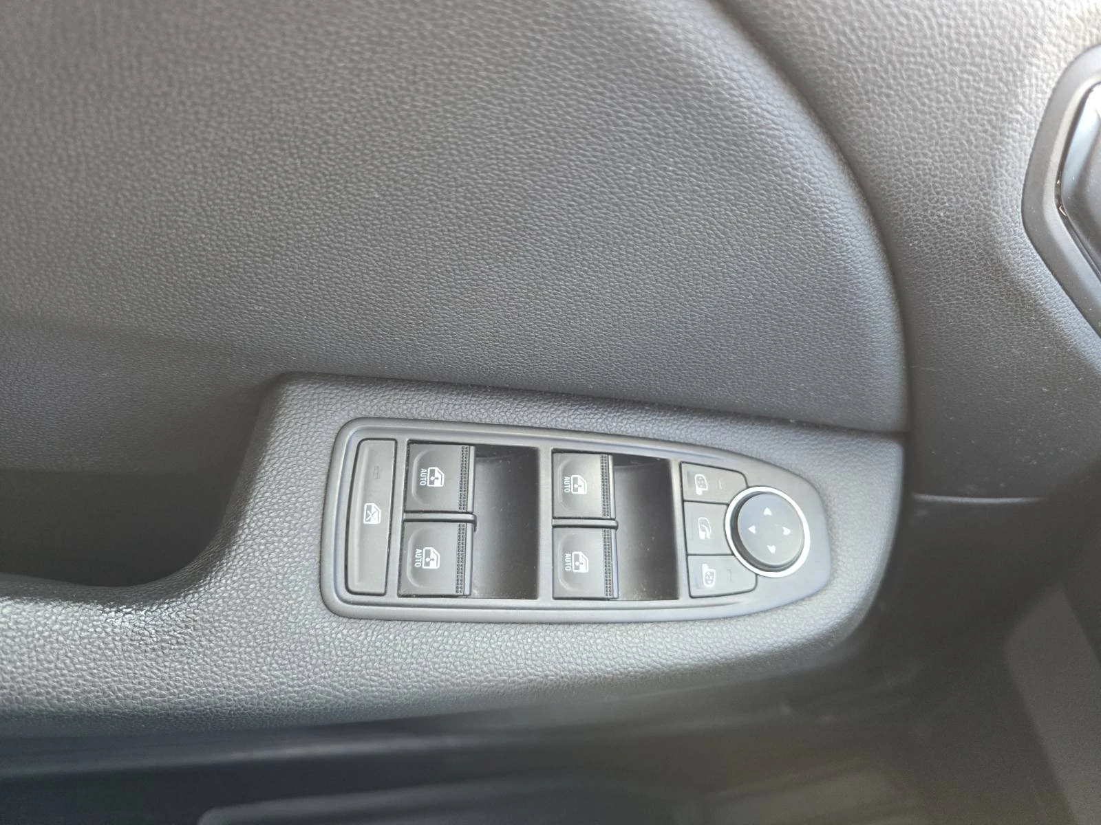 Renault Clio E-Tech Hybrid 90 EDC, снимка 12 - Автомобили и джипове - 55400334