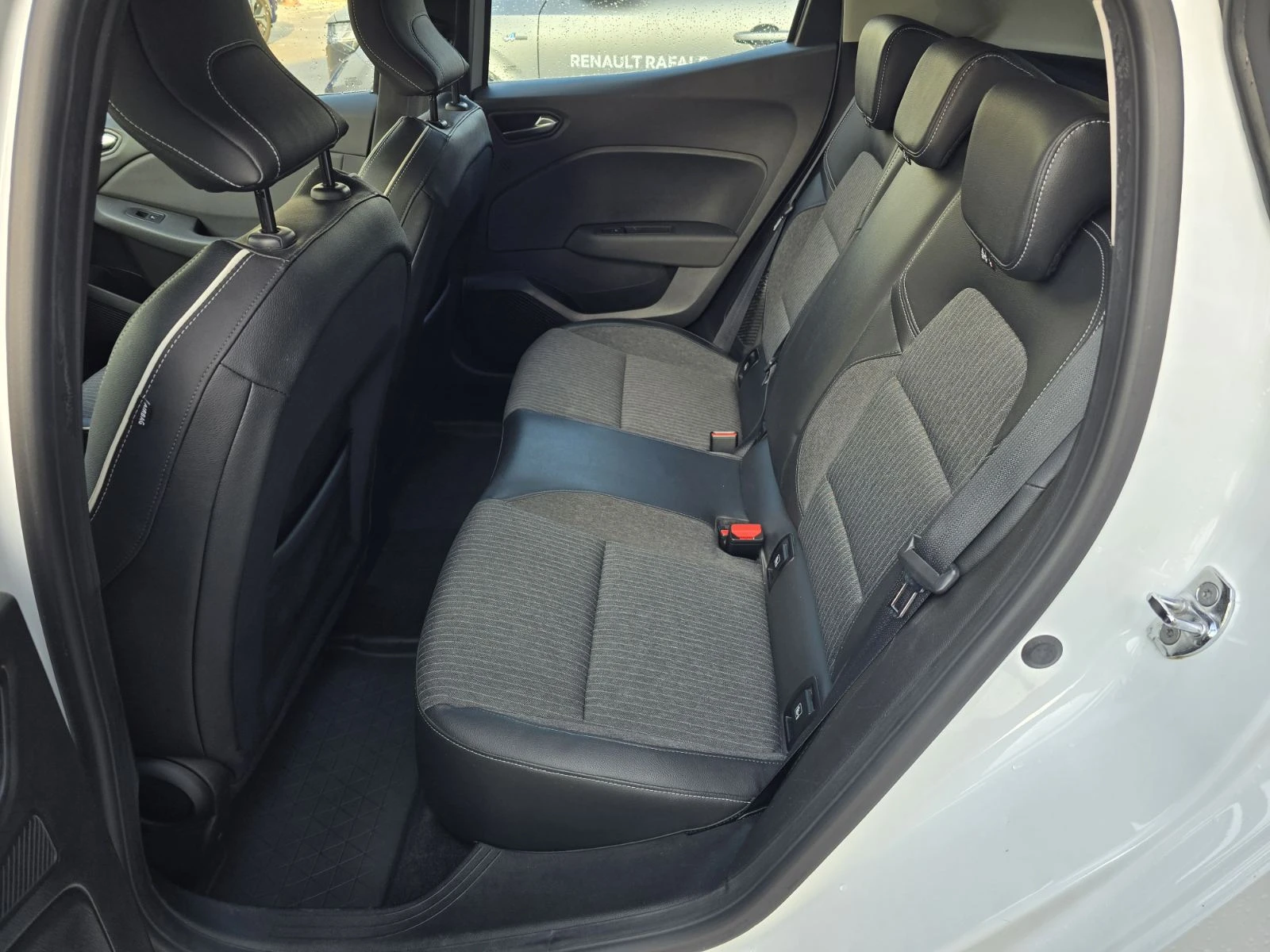 Renault Clio E-Tech Hybrid 90 EDC, снимка 15 - Автомобили и джипове - 55400334