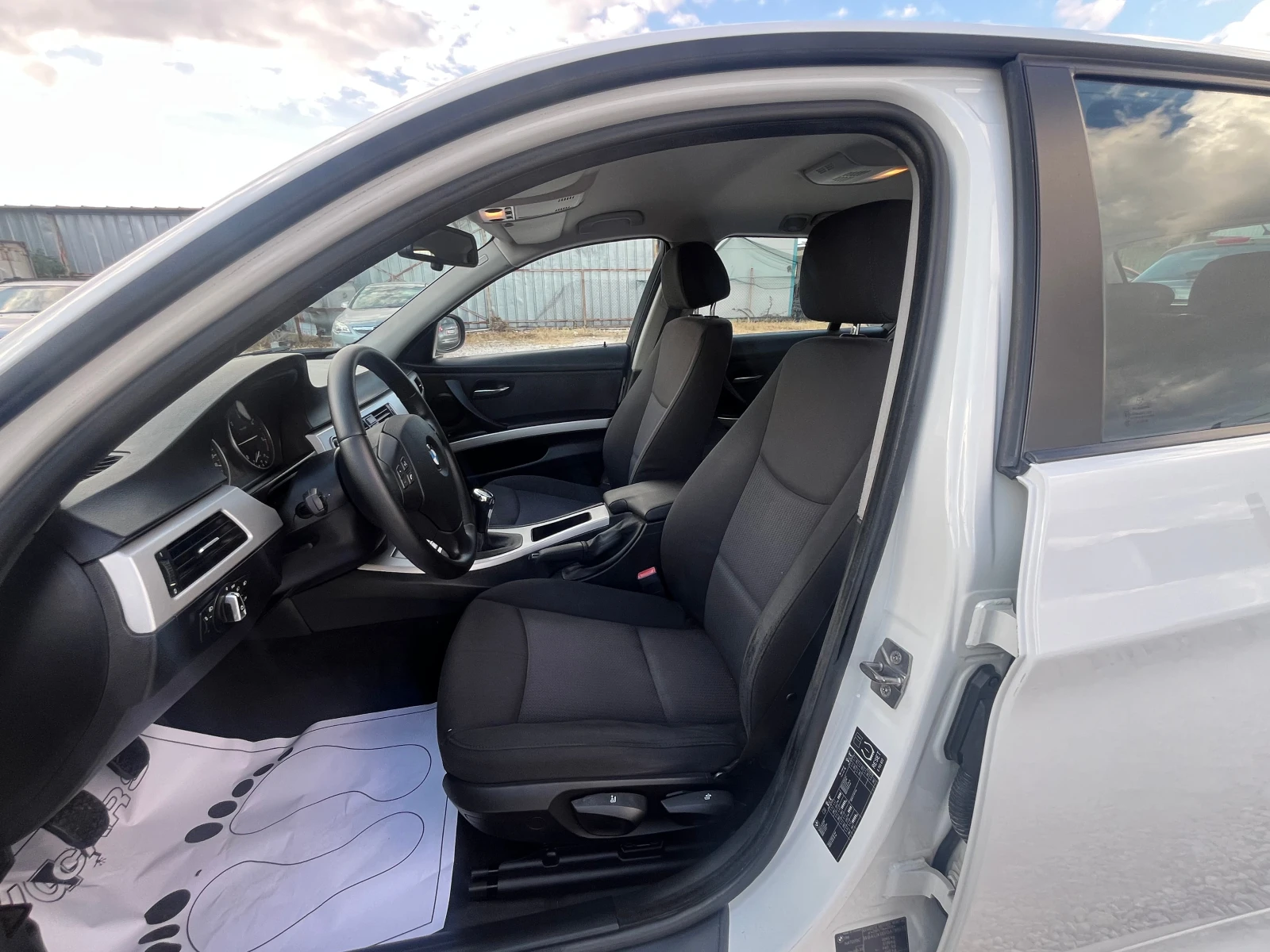 BMW 318 2.0D, 143ck, , ЛИЗИНГ, снимка 11 - Автомобили и джипове - 55673030