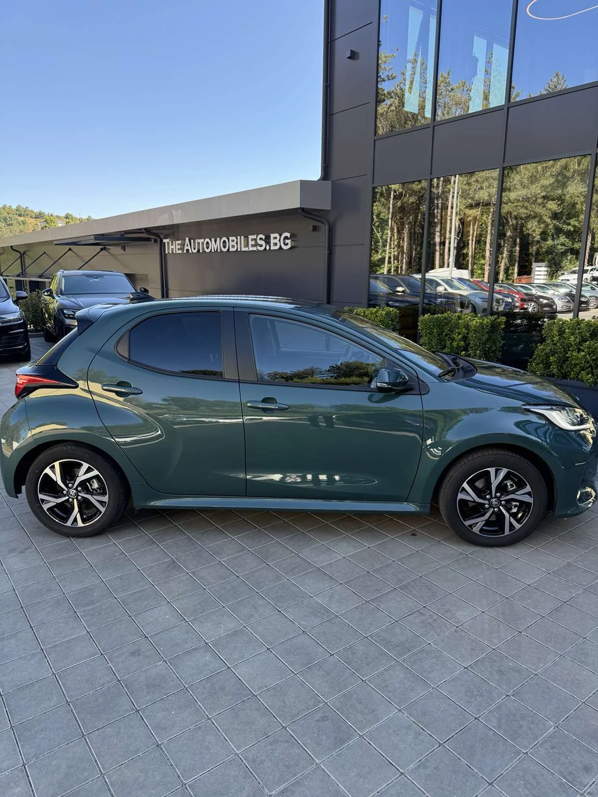 Toyota Yaris 1.5 Hybrid, снимка 8 - Автомобили и джипове - 55699261