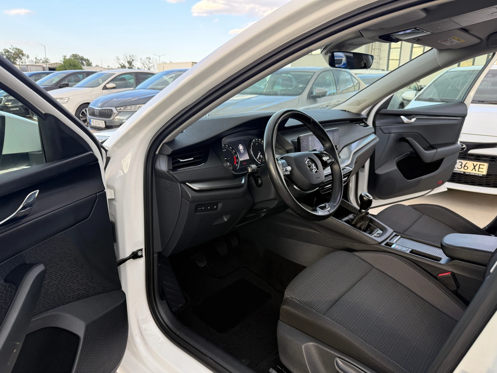 Skoda Octavia 2.0TDI-М/Т, снимка 13 - Автомобили и джипове - 55778722