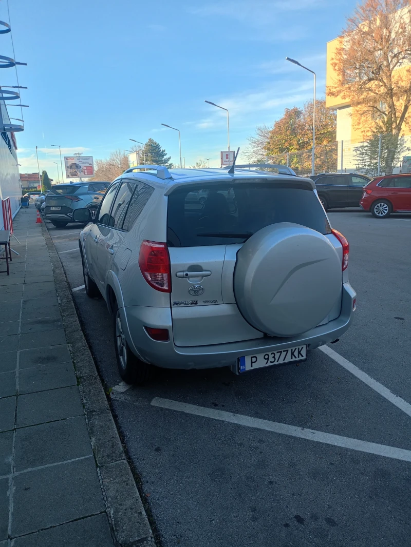 Toyota Rav4, снимка 11 - Автомобили и джипове - 52702526