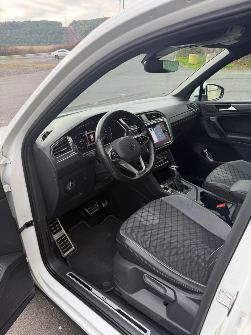 VW Tiguan, снимка 7 - Автомобили и джипове - 53275315
