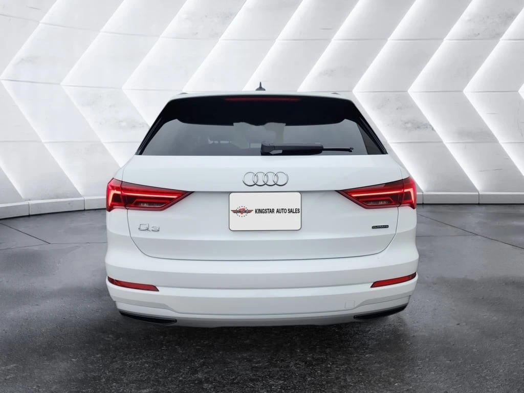 Audi Q3 * Komfort 45 TFSI quattro * CARFAX * БЕЗ ПЪРВОНАЧА - изображение 4