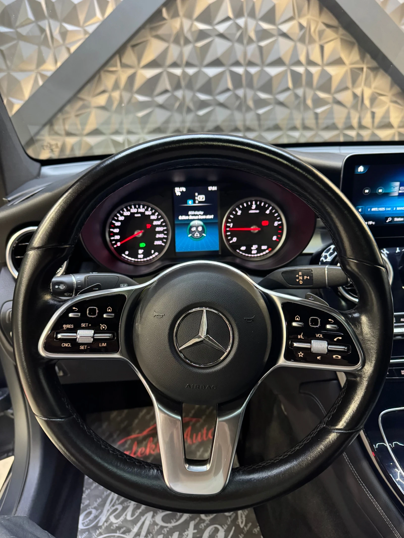 Mercedes-Benz GLC 220 d COUPE 4 MATIC * �������� ����* �������* 360 ���� | Mobile.bg � ����������� 10