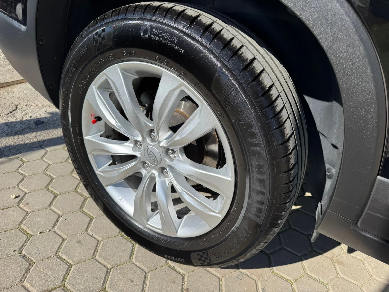 Kia Sorento 2.2CRDi/4x4/AVTOMAT, снимка 14 - Автомобили и джипове - 53765667