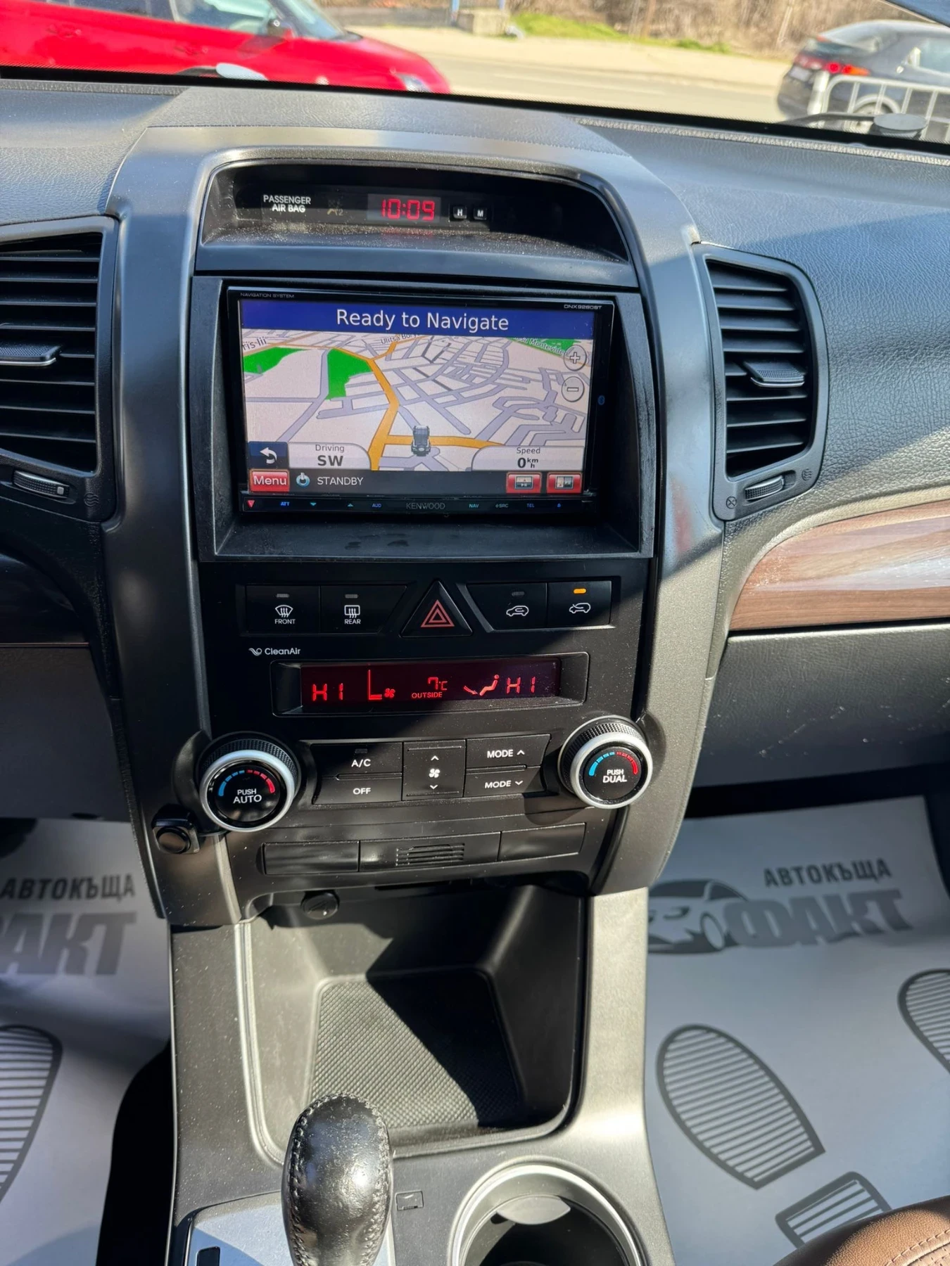 Kia Sorento 2.2CRDi/4x4/AVTOMAT, снимка 11 - Автомобили и джипове - 53765667