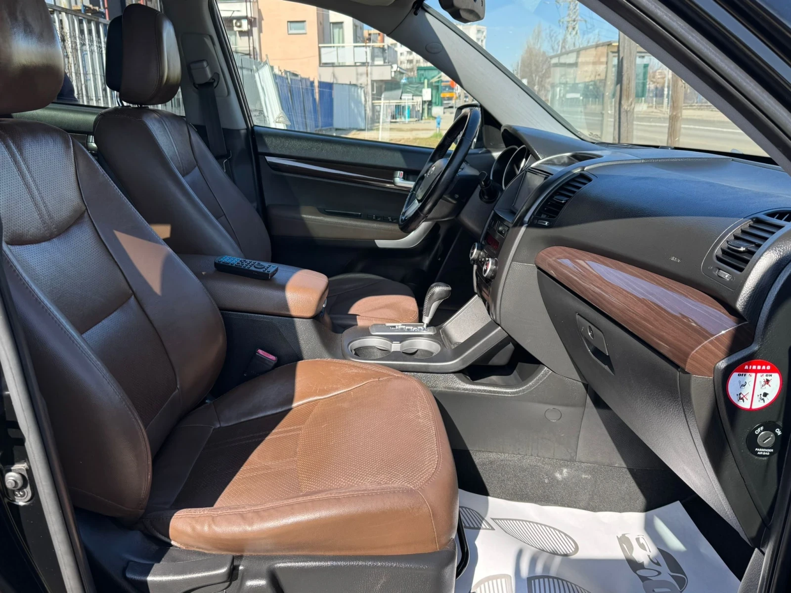 Kia Sorento 2.2CRDi/4x4/AVTOMAT, снимка 10 - Автомобили и джипове - 53765667