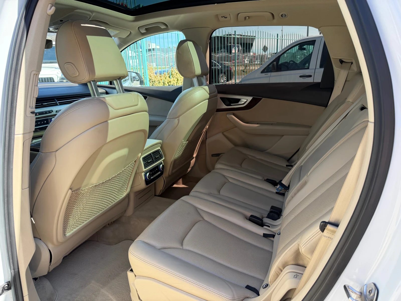 Audi SQ7 4.0 V8T quattro, снимка 10 - Автомобили и джипове - 53796895