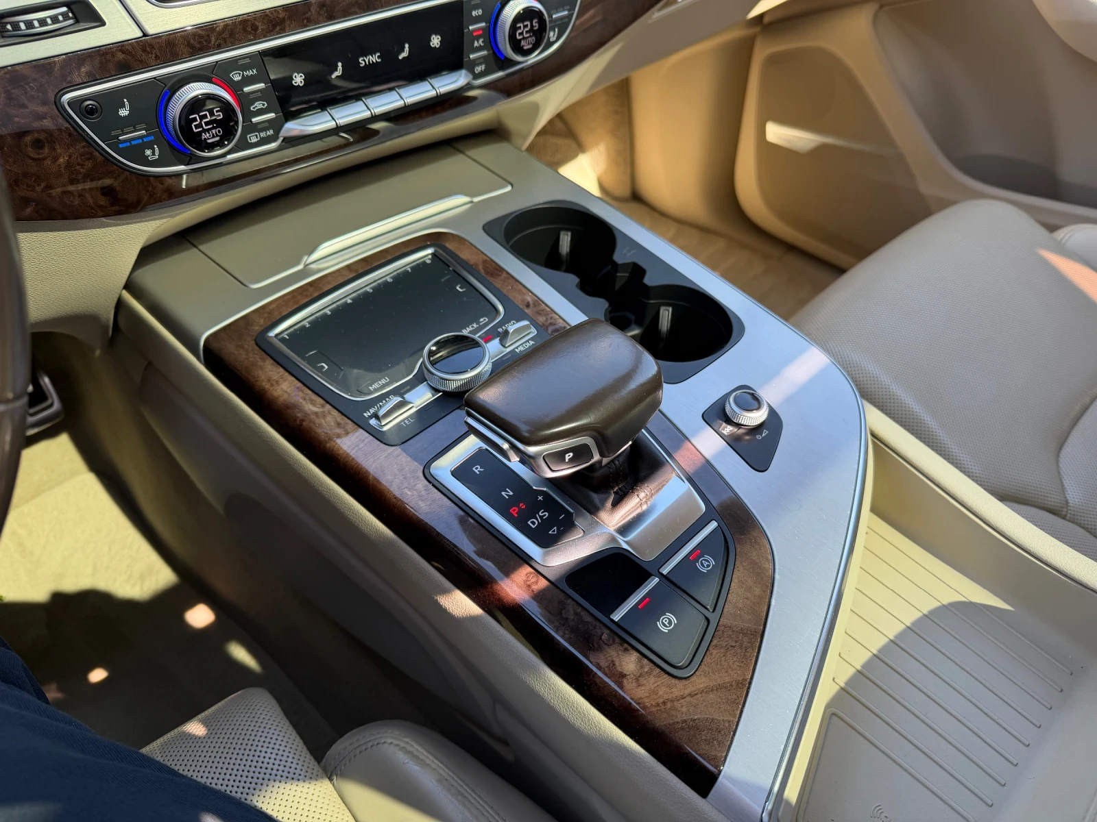 Audi SQ7 4.0 V8T quattro, снимка 7 - Автомобили и джипове - 53796895