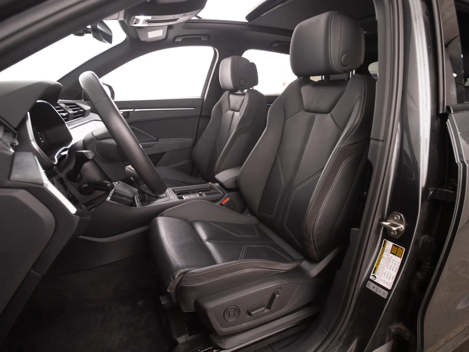 Audi Q3 Technik, снимка 9 - Автомобили и джипове - 55102980
