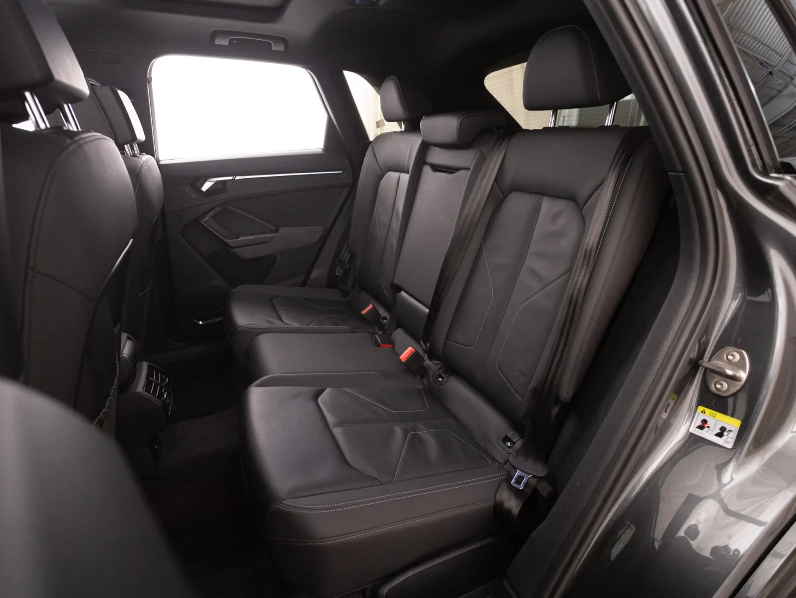 Audi Q3 Technik, снимка 17 - Автомобили и джипове - 55102980