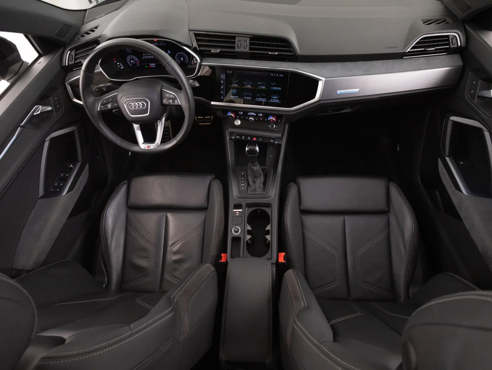 Audi Q3 Technik, снимка 11 - Автомобили и джипове - 55102980