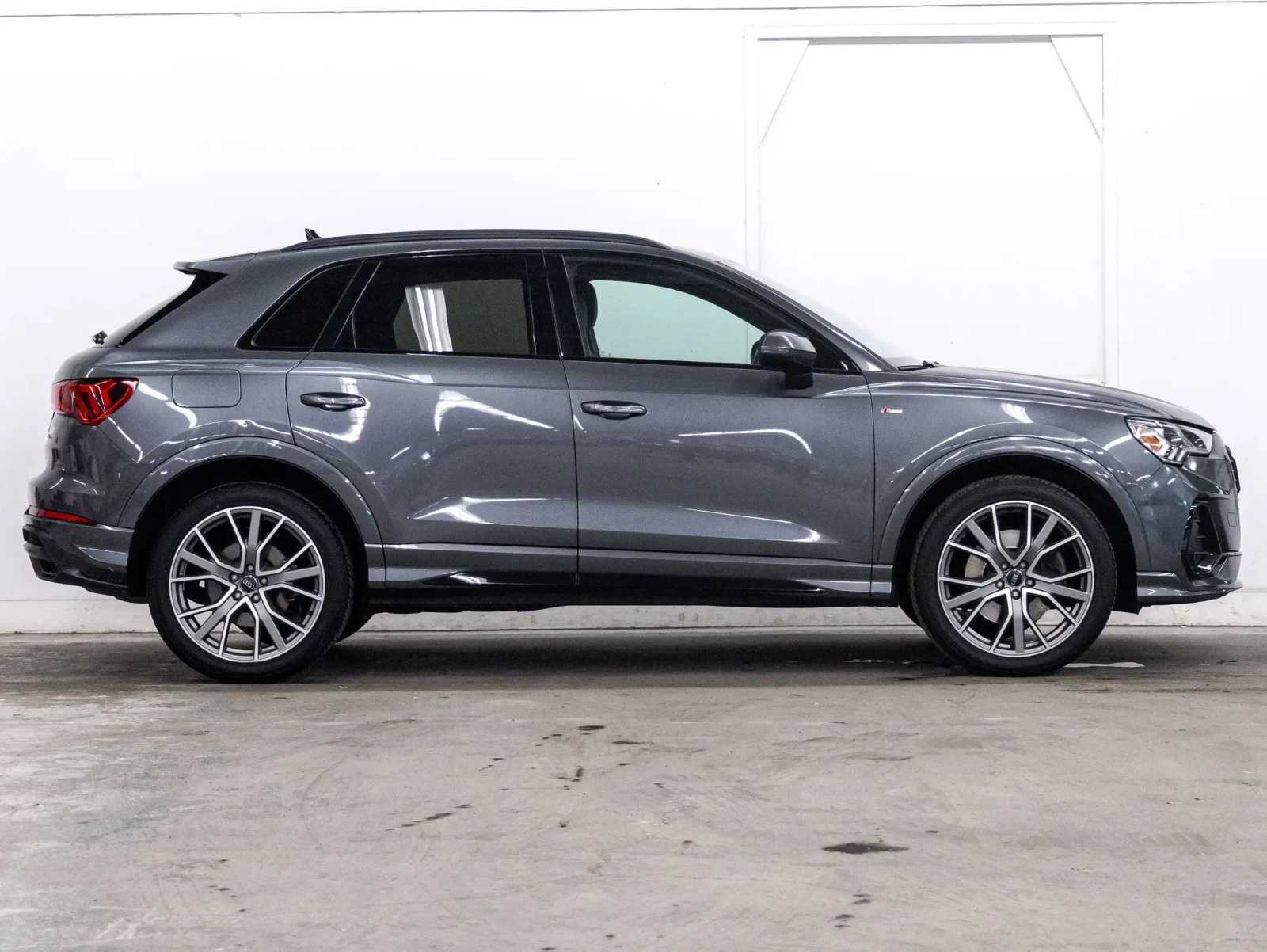 Audi Q3 Technik, снимка 5 - Автомобили и джипове - 55102980