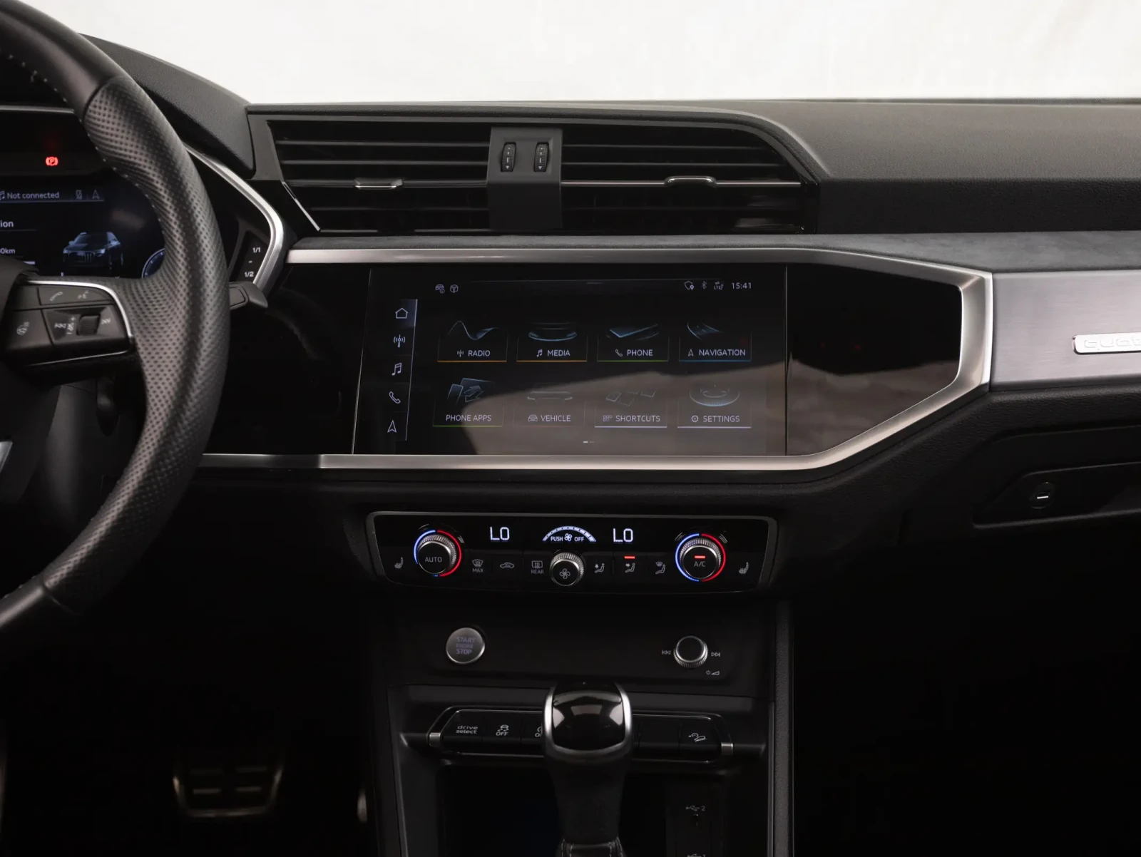Audi Q3 Technik, снимка 13 - Автомобили и джипове - 55102980