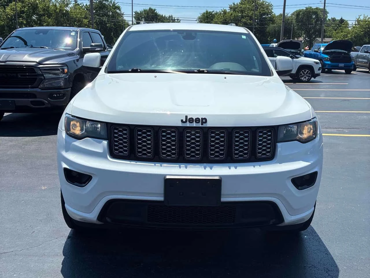 Jeep Grand cherokee * Altitude * КЛИП НА МОТОРА * ПРЕДСТАВИТЕЛСТВО, снимка 2 - Автомобили и джипове - 55222100