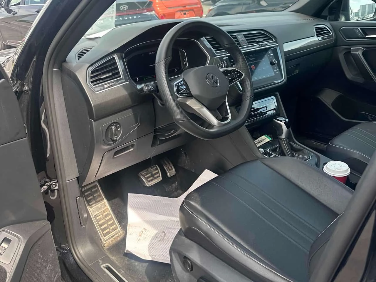 VW Tiguan * Comfortline R Line Black Edition * CARFAX * БЕЗ , снимка 5 - Автомобили и джипове - 55226288