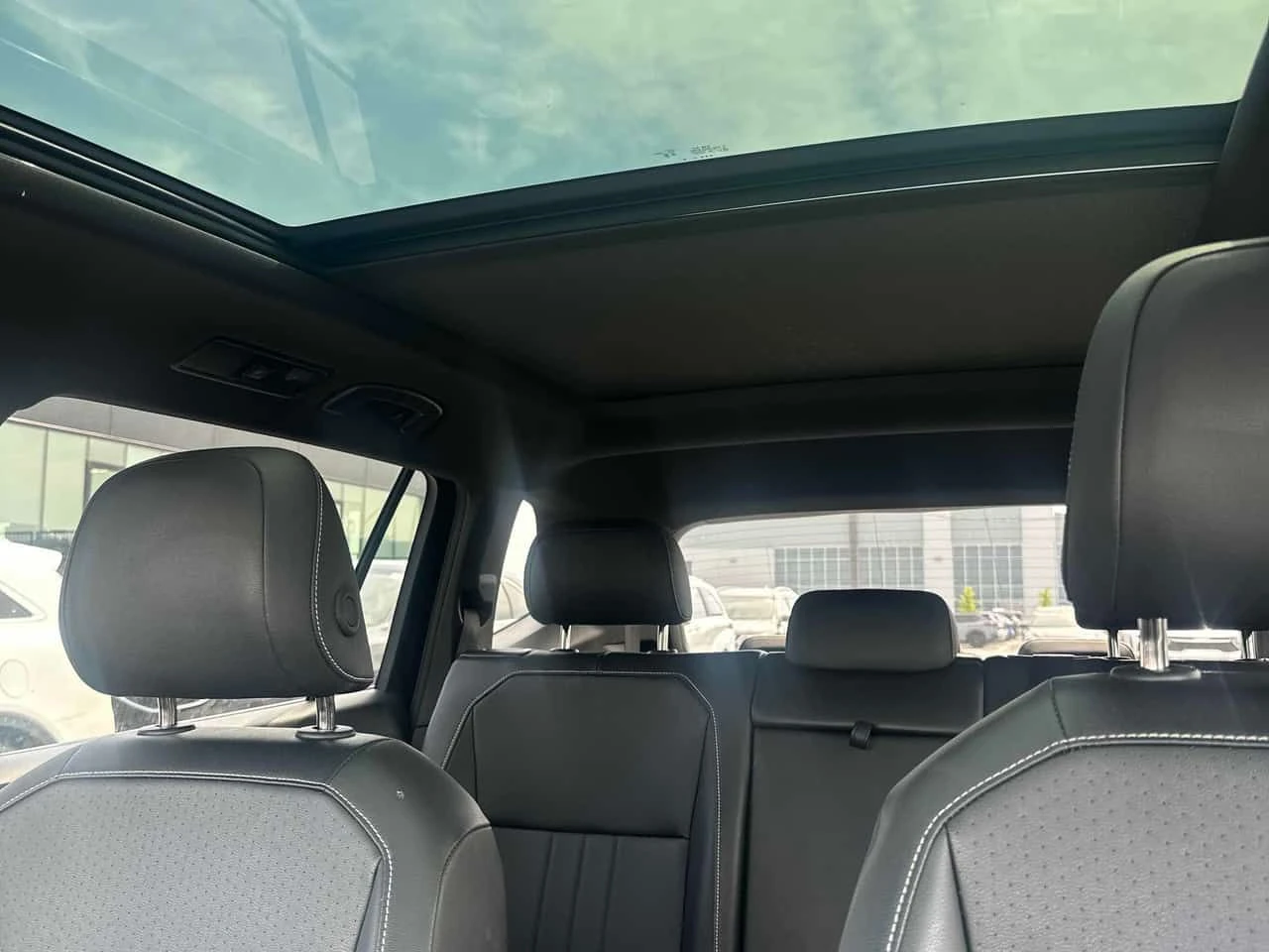 VW Tiguan * Comfortline R Line Black Edition * CARFAX * БЕЗ , снимка 10 - Автомобили и джипове - 55226288