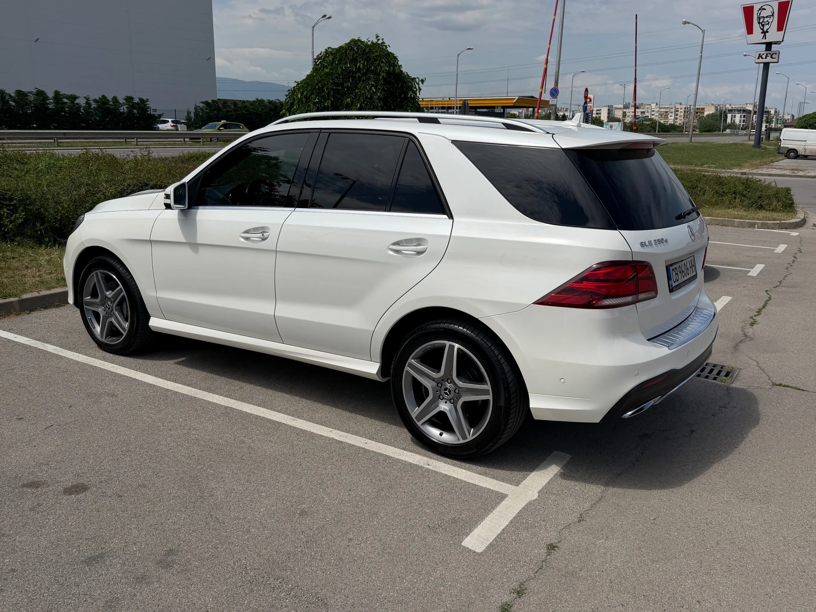 Mercedes-Benz GLE 350 4MATIK* AMG* 360, снимка 16 - Автомобили и джипове - 55533616