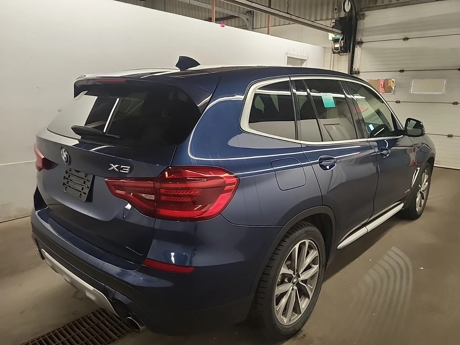 BMW X3  XDRIVE30I / АВТОКРЕДИТ / ПАНОРАМА / МАХАГОН , снимка 3 - Автомобили и джипове - 56081201