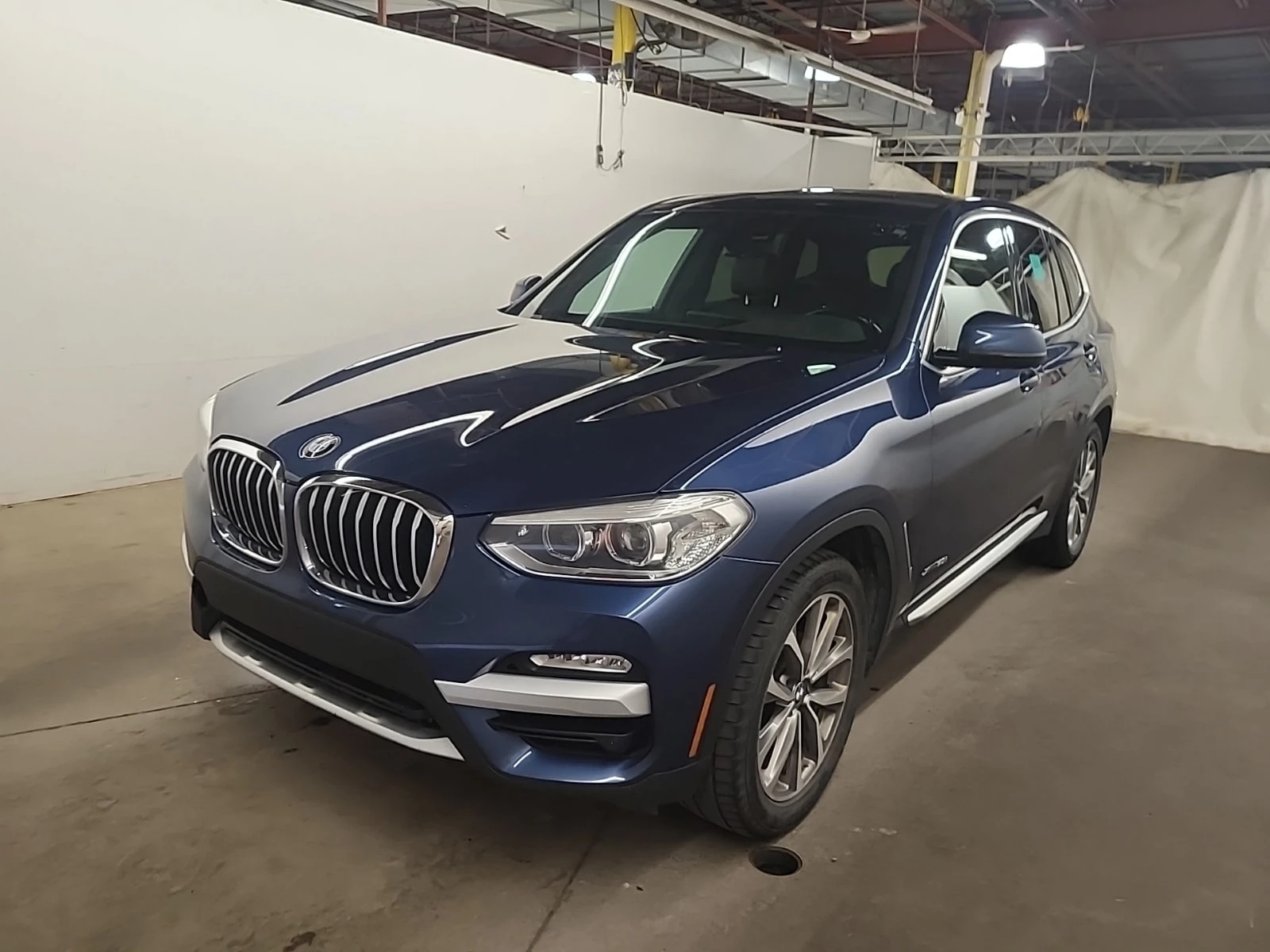 BMW X3  XDRIVE30I / АВТОКРЕДИТ / ПАНОРАМА / МАХАГОН 