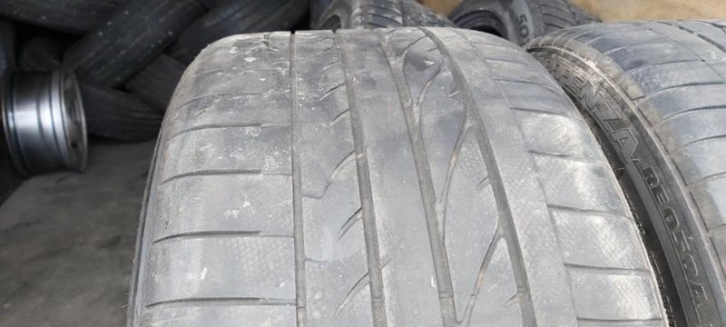 Гуми Летни 275/35R19, снимка 2 - Гуми и джанти - 33172969