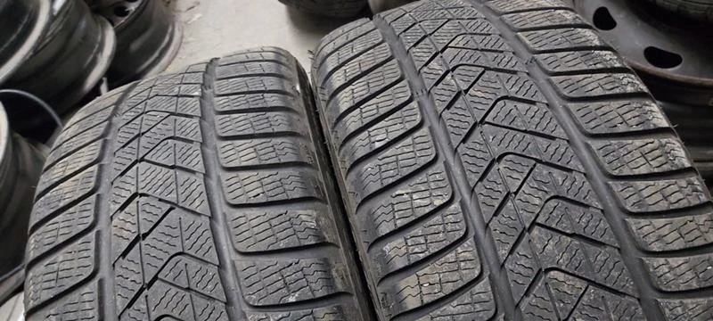 Гуми Зимни 255/35R19, снимка 2 - Гуми и джанти - 35608059