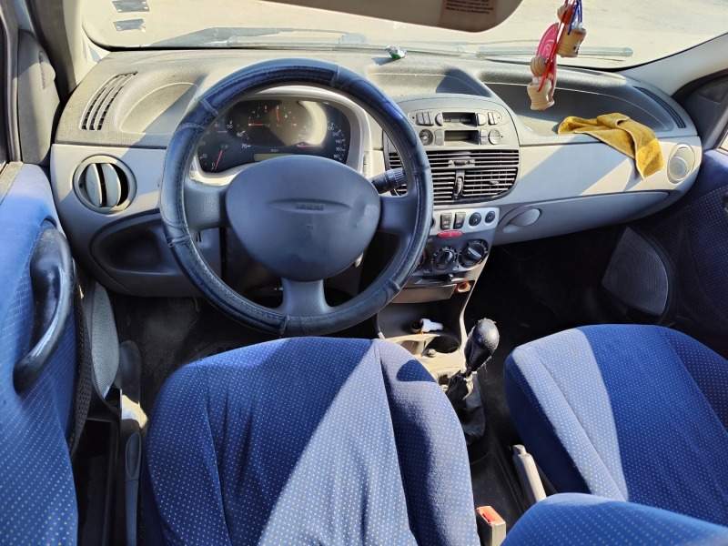 Fiat Punto 1.9JTD, снимка 5 - Автомобили и джипове - 46261493