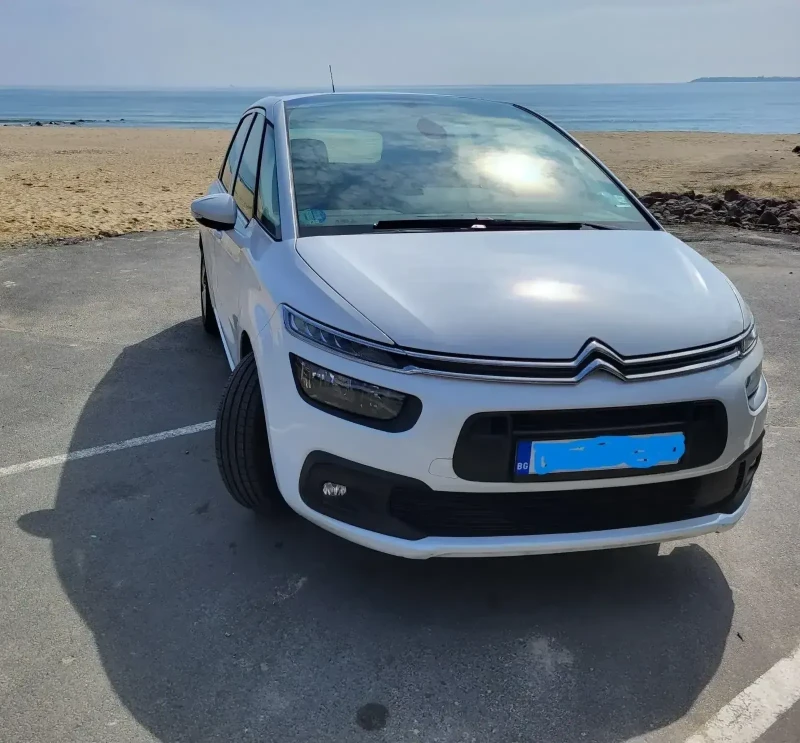 Citroen C4 Picasso 1, 2 Газ / 2018 г., снимка 3 - Автомобили и джипове - 50159553