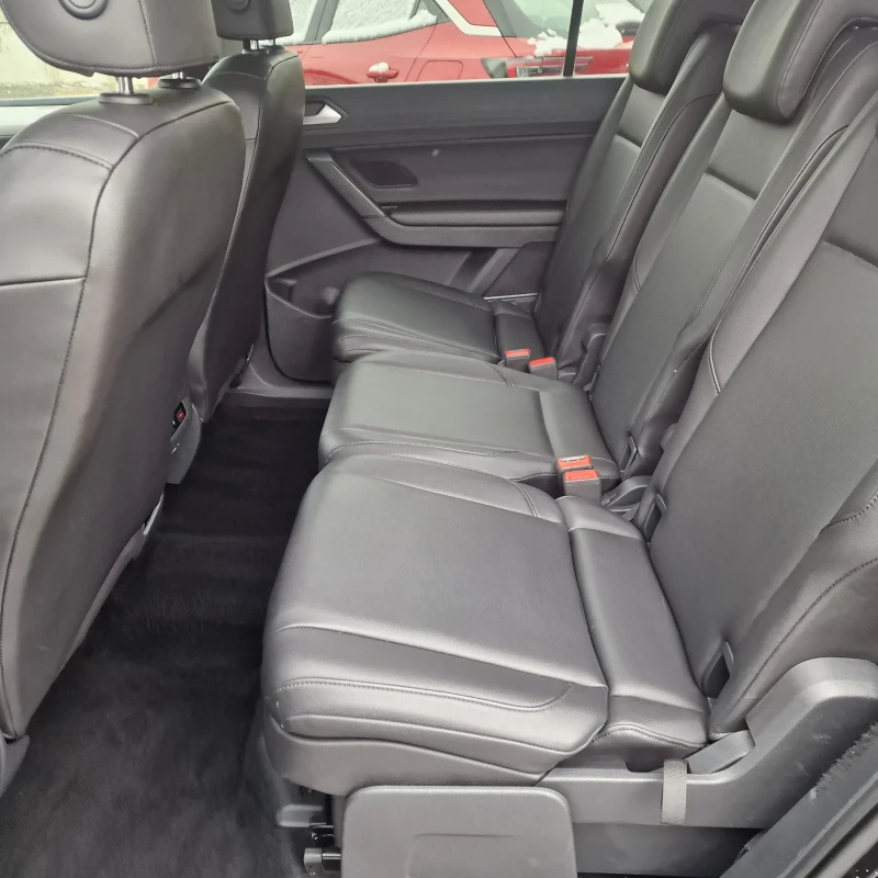 VW Touran 2.0TDI/150KS/6+ 1, снимка 10 - Автомобили и джипове - 48360376