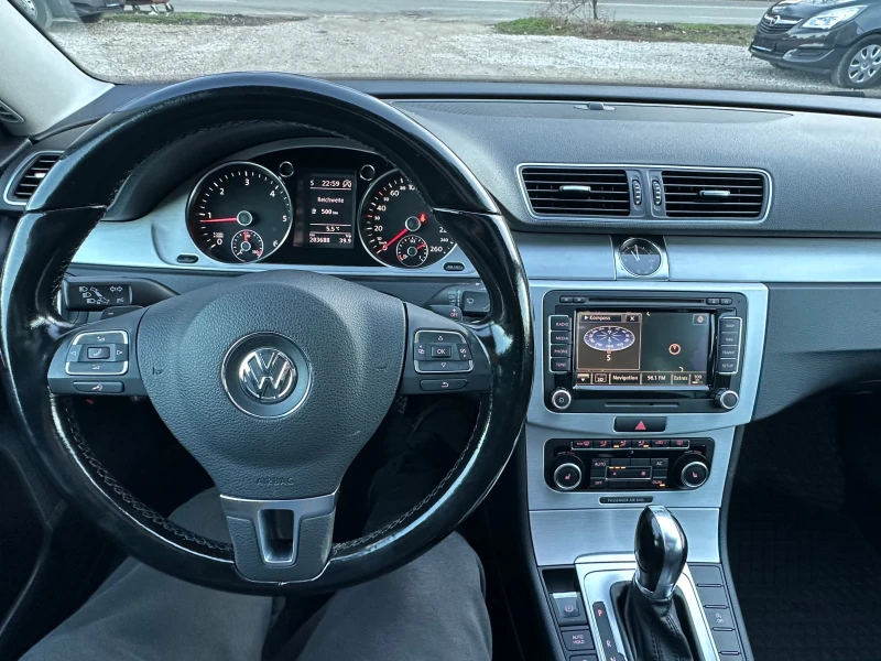 VW Passat 2.0TDI* AVTOMAT* PANORAMA* FULL, снимка 16 - Автомобили и джипове - 48595330