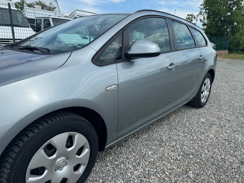 Opel Astra 1.4i* Климатик* Германия* КАТО НОВА* , снимка 13 - Автомобили и джипове - 50377307