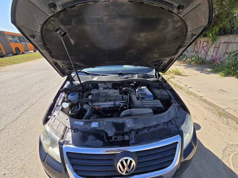VW Passat 1.9 TDI, снимка 4 - Автомобили и джипове - 51958098