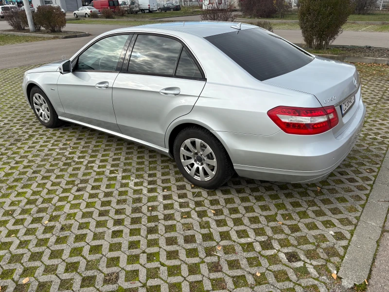 Mercedes-Benz E 250, снимка 5 - Автомобили и джипове - 52688372
