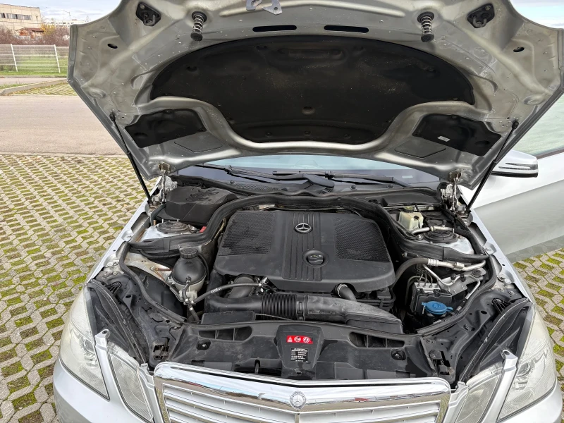 Mercedes-Benz E 250, снимка 12 - Автомобили и джипове - 52688372