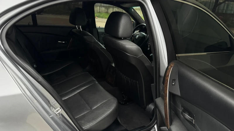 BMW 530 3.0d= 218к.с= Ръчка= НАВИ= , снимка 11 - Автомобили и джипове - 52859161