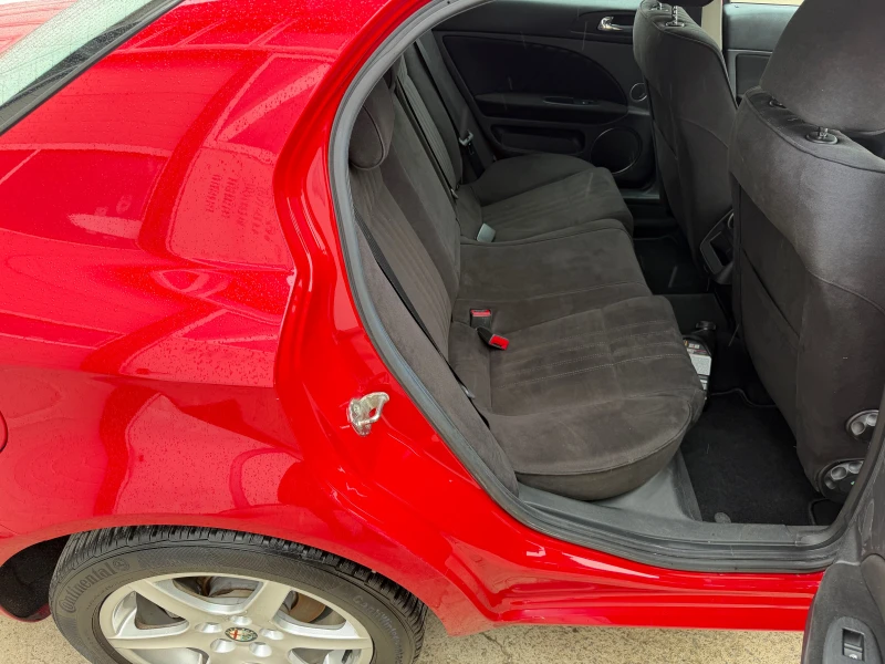 Alfa Romeo 159 1, 9 JTS ОРИГИНАЛ УНИКАТ ТОП СЪСТОЯНИЕ , снимка 10 - Автомобили и джипове - 53560975